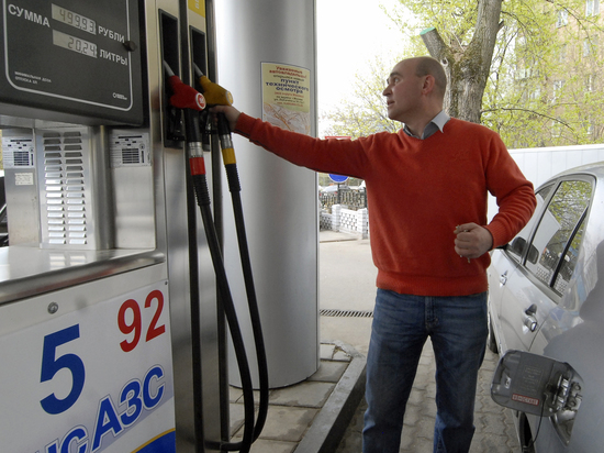 Эксперты сообщили, где в России продают самый дешёвый бензин